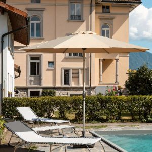 9FT Patio Umbrella, Outdoor Table Umbrella with Push Button Tilt and Crank, UV Protection Waterproof Market Sun Umbrella with 8 Sturdy Ribs for Garden, Deck, Backyard, Pool (Beige)